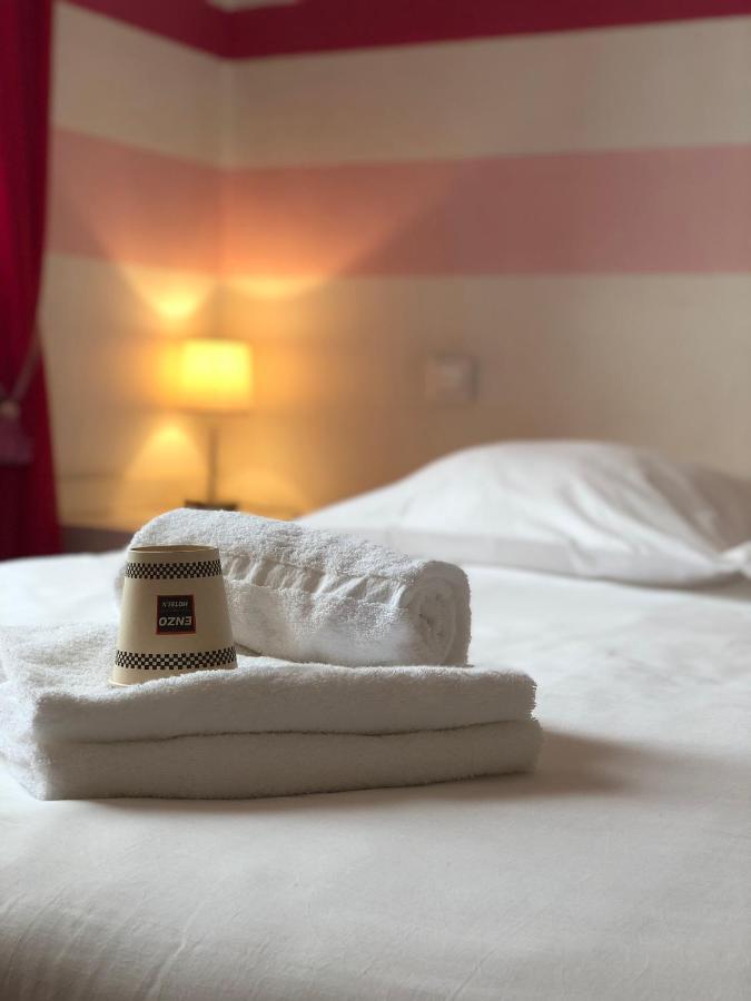 Enzo Hotels Neufchateau By Kyriad Direct Екстер'єр фото