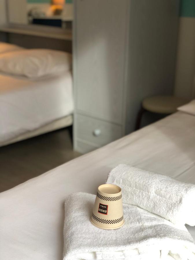 Enzo Hotels Neufchateau By Kyriad Direct Екстер'єр фото